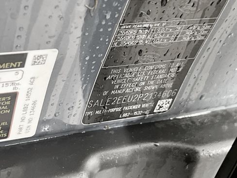 Used 2023 Land Rover Defender 110 X-Dynamic SE image 34