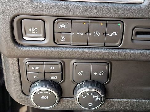 Used 2022 Chevrolet Tahoe LT image 23