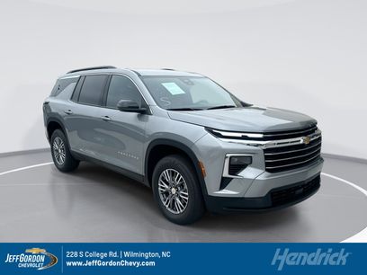 Used 2025 Chevrolet Traverse LT