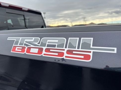 Used 2024 Chevrolet Silverado 1500 LT Trail Boss w/ Convenience Package II AWD/4WD image 32