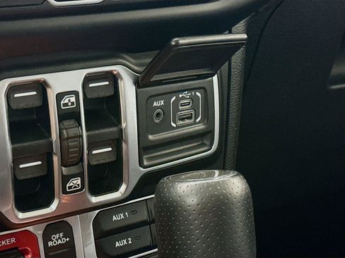 Used 2023 Jeep Gladiator Mojave w/ LED Lighting Group AWD/4WD image 20