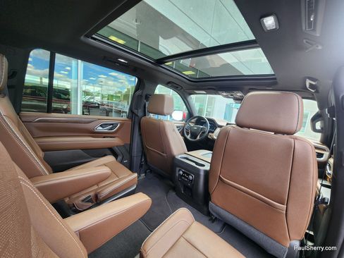 Used 2024 Chevrolet Suburban High Country AWD/4WD image 53