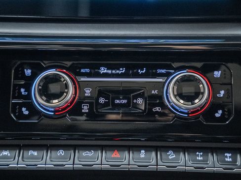 Used 2023 GMC Sierra 1500 AT4X image 31