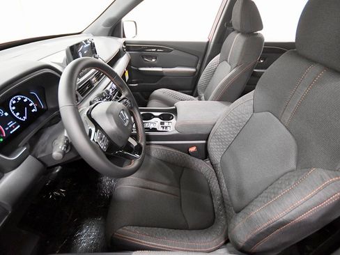 New 2025 Honda Pilot Sport image 11
