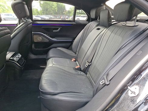 Certified 2022 Mercedes-Benz S 500 4MATIC image 8