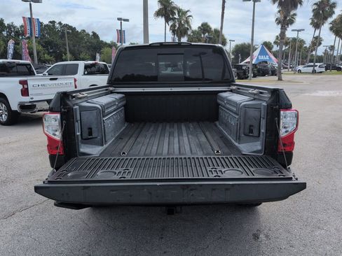 Used 2019 Nissan Titan PRO-4X w/ Pro-4x Convenience Package AWD/4WD image 12