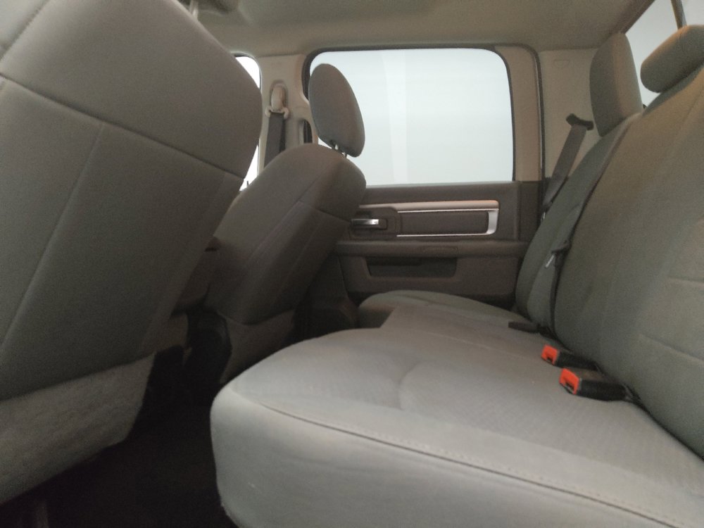Used 2019 RAM 1500 Classic SLT AWD/4WD image 18