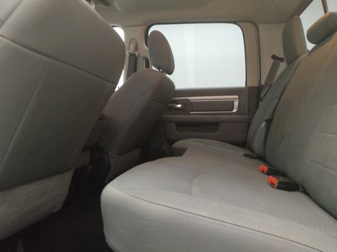 Used 2019 RAM 1500 Classic SLT AWD/4WD image 18