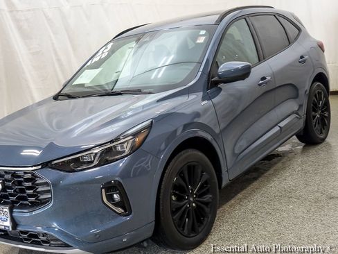 Used 2023 Ford Escape ST-Line Elite AWD/4WD image 4