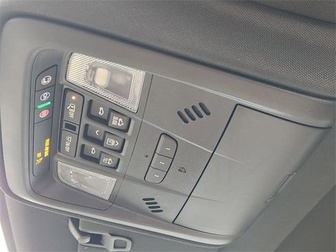 Used 2024 Cadillac XT4 Premium Luxury image 25