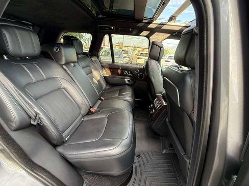 Used 2019 Land Rover Range Rover Autobiography image 13