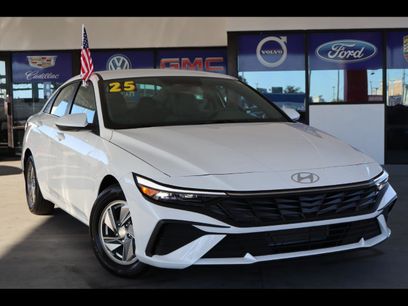 Used 2025 Hyundai Elantra SE