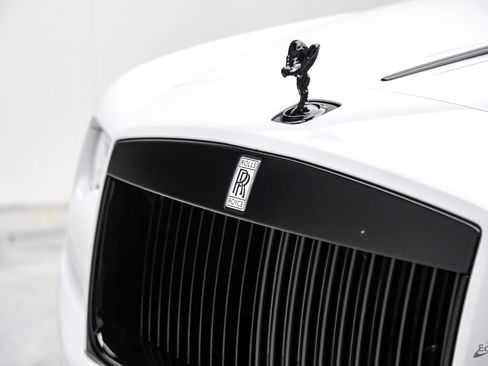 Used 2017 Rolls-Royce Dawn RWD image 39
