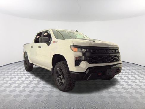 Used 2025 Chevrolet Silverado 1500 Custom Trail Boss AWD/4WD image 4