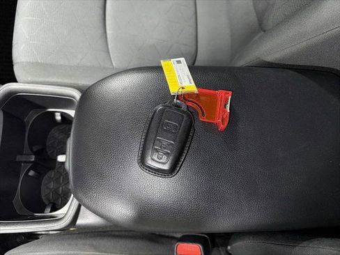 Certified 2022 Toyota RAV4 XLE image 31