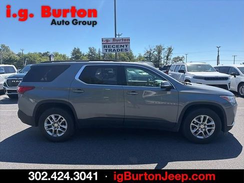 Used 2020 Chevrolet Traverse LT w/ Driver Confidence II Package AWD/4WD image 2