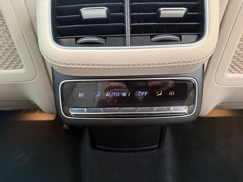 Used 2022 Mercedes-Benz GLS 450 4MATIC w/ Warmth & Comfort Package image 39