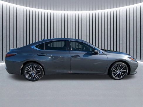 Used 2022 Lexus ES 350 w/ Premium Package image 4