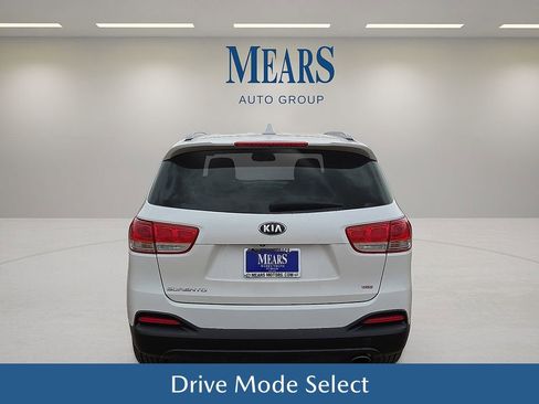 Used 2016 Kia Sorento LX image 5