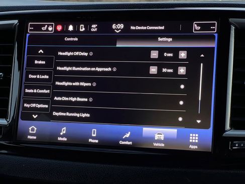 Used 2022 Chrysler Pacifica Touring-L image 37