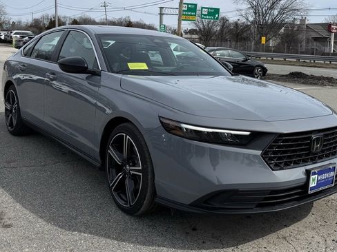 Used 2025 Honda Accord Sport image 8