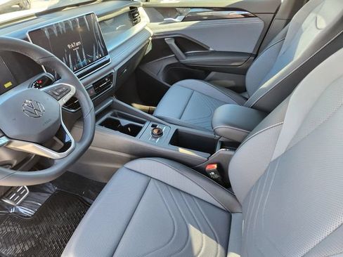 New 2026 Volkswagen Tiguan SE R-Line AWD/4WD image 26