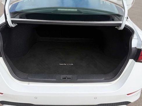 Used 2024 Nissan Sentra SV FWD image 11