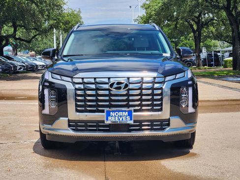 Used 2025 Hyundai Palisade Calligraphy FWD image 2