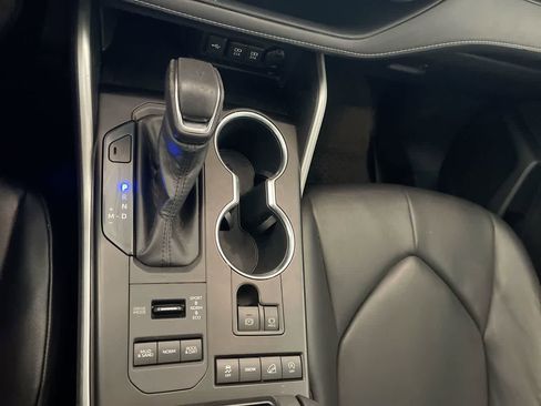 Used 2020 Toyota Highlander XLE image 20