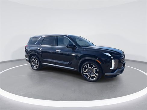 Used 2023 Hyundai Palisade Limited image 2
