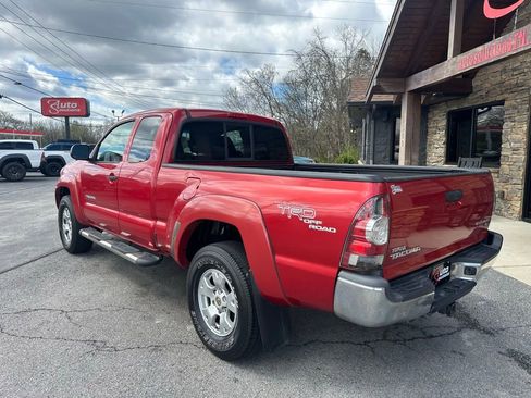 Used 2011 Toyota Tacoma PreRunner w/ TRD Off-Road Pkg image 3