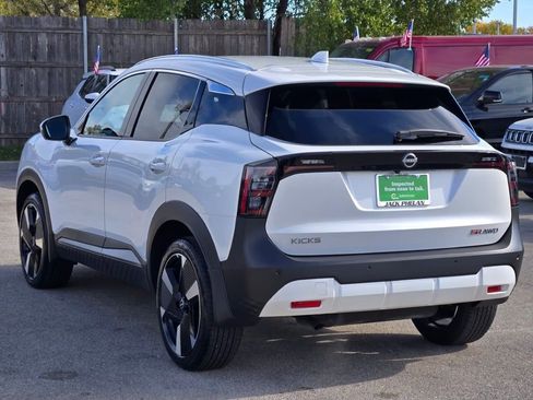 Used 2025 Nissan Kicks SR image 12