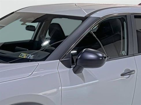 Certified 2025 Nissan Rogue S AWD/4WD image 8