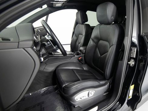 Certified 2021 Porsche Macan S AWD/4WD image 16