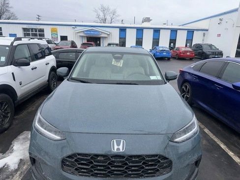 Used 2024 Honda HR-V EX-L image 2