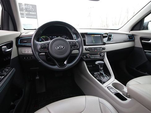 Used 2019 Kia Niro EX Premium w/ Sunroof Package image 37