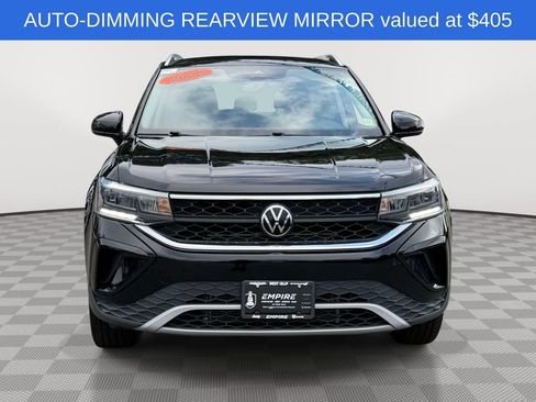 Used 2023 Volkswagen Taos SE w/ Black Wheel Package AWD/4WD image 2