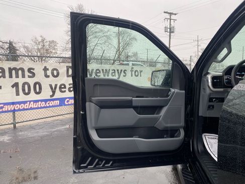 Used 2023 Ford F150 XLT image 11