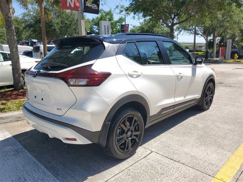 Certified 2024 Nissan Kicks SR w/ SR Premium Package FWD image 5