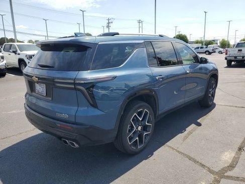 Used 2025 Chevrolet Traverse High Country FWD image 6