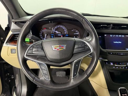 Used 2017 Cadillac XT5 Luxury w/ Driver Awareness Package image 15