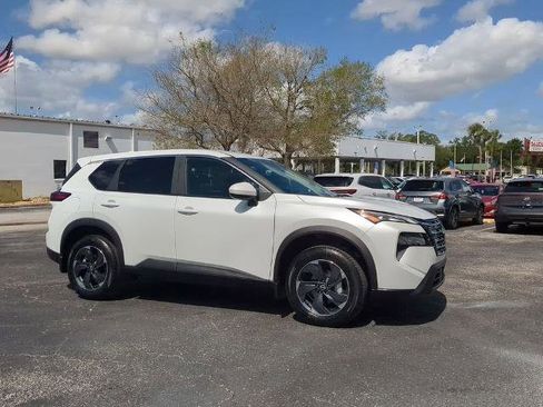 Certified 2026 Nissan Rogue SV FWD image 3