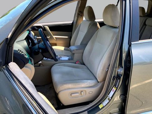Used 2011 Toyota Highlander 4WD w/ Tech Pkg image 7