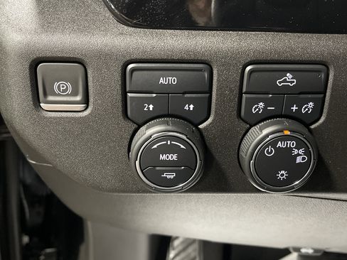 Used 2023 Chevrolet Silverado 1500 LT image 20