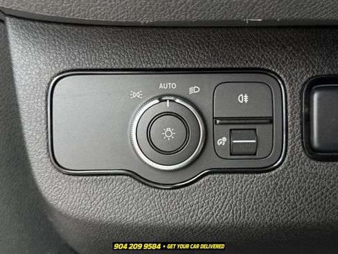 Used 2023 Mercedes-Benz Sprinter 2500 image 14