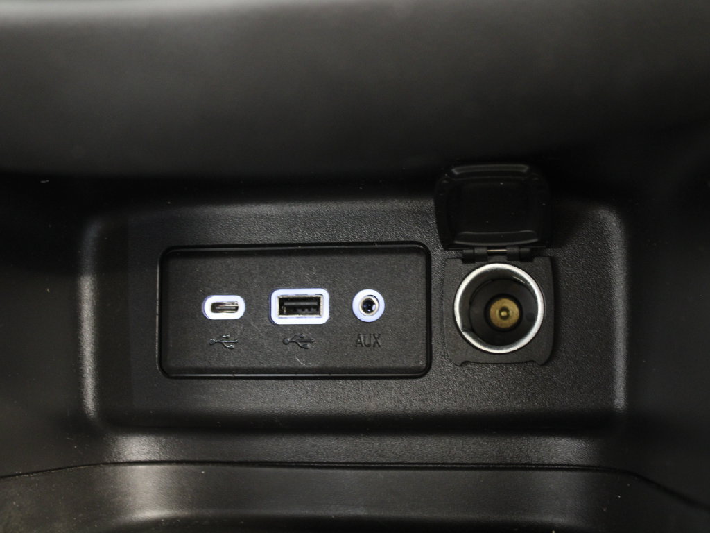 Used 2023 Chevrolet Equinox LT FWD image 24