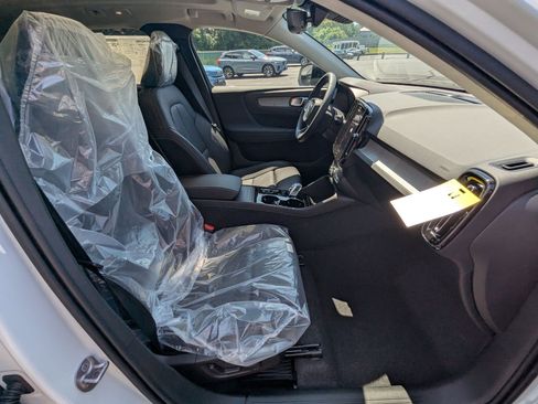 New 2026 Volvo XC40 B5 Plus w/ Protection Package Premier image 22