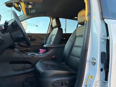 Used 2024 GMC Terrain AT4 w/ Infotainment Package II image 5