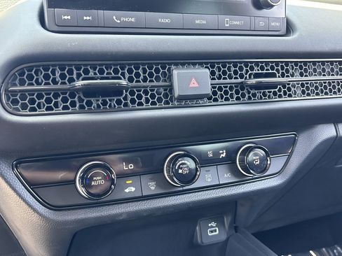 Certified 2025 Honda HR-V LX image 22