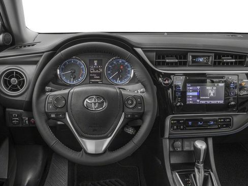 Used 2018 Toyota Corolla SE FWD image 7